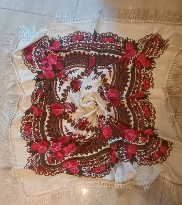 Batic / sal etno 107x107 cm cu franjuri