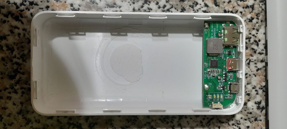 Baterie externa carcasa