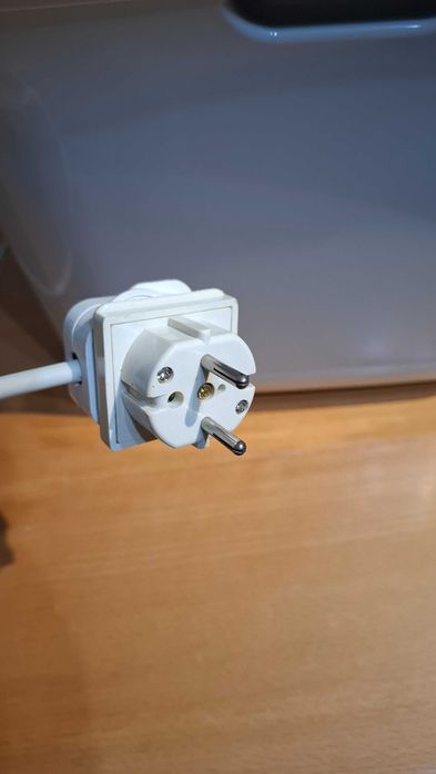 Продавам хлебопекарна със 17 програми Morphy Richards 48323