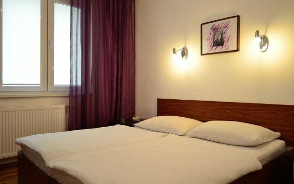 Дава се под наем Тристаен апартамент в Пловдив, Кършияка - 90 кв.м за 321.3 € - Снимка #8