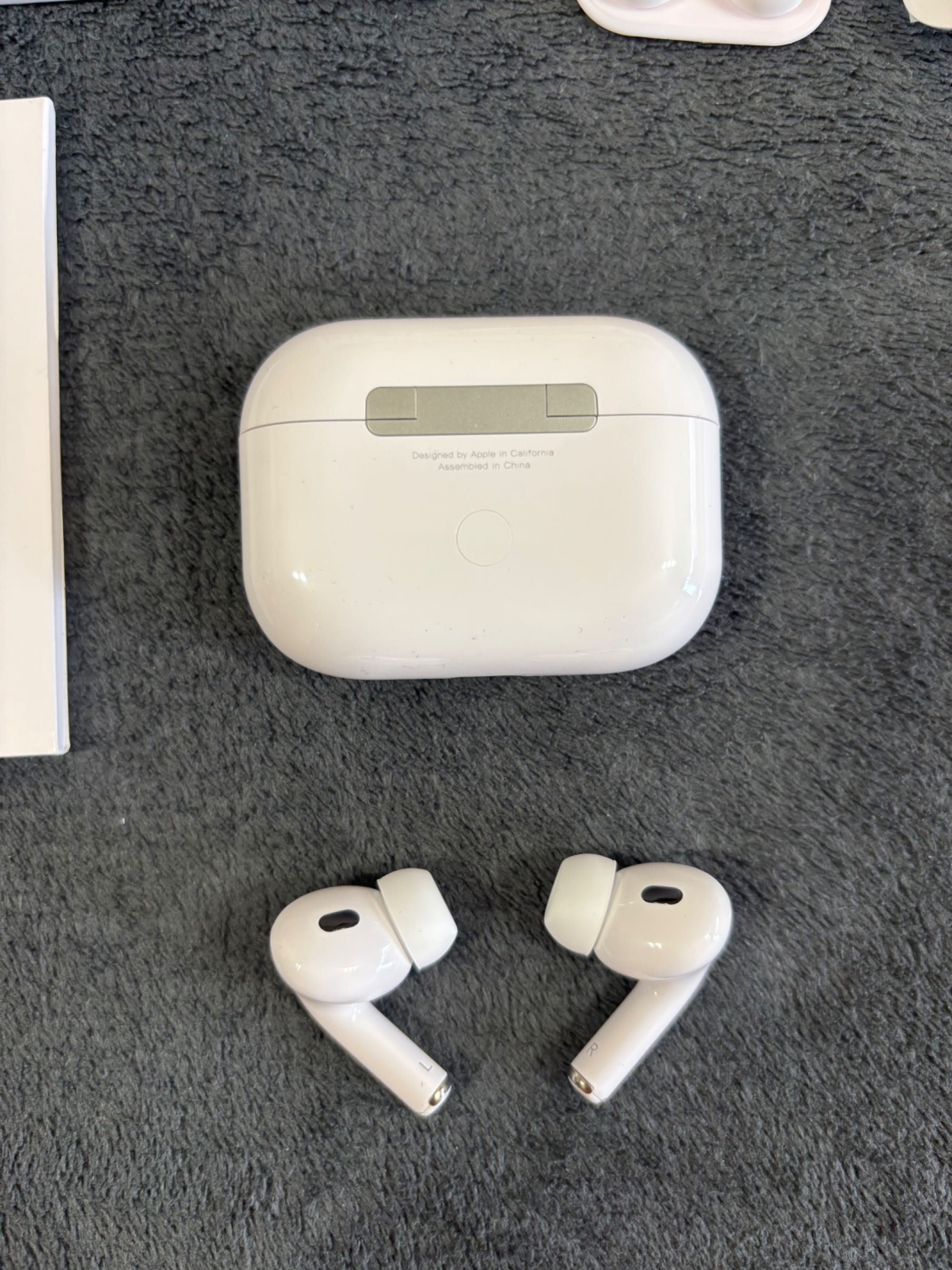 Apple Airpods pro 2 - безжични слушалки