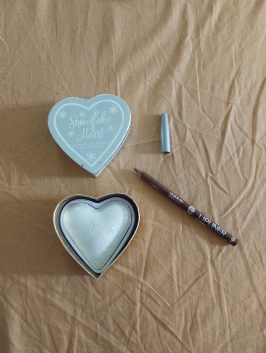 Нов лот Revolution, Deborah Milano