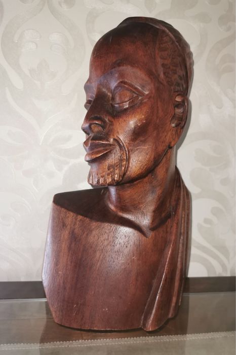 Бюст африканска ръчно резбована статуетка на мъжка глава от абанос !