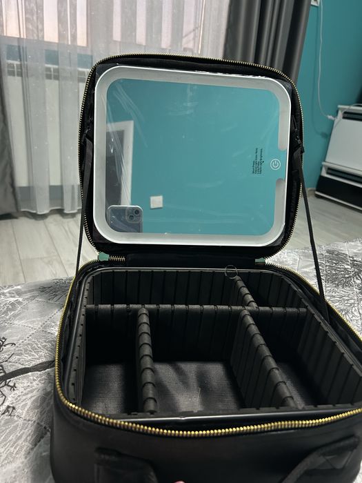 Куфар за гримове