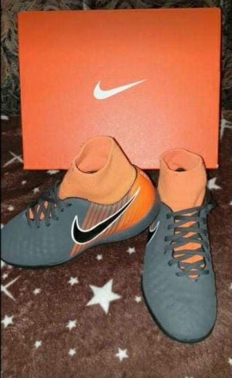 Ghete fotbal Nike