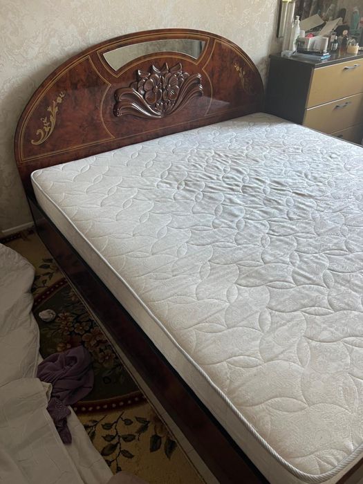 Продается матрас в отличном состоянии