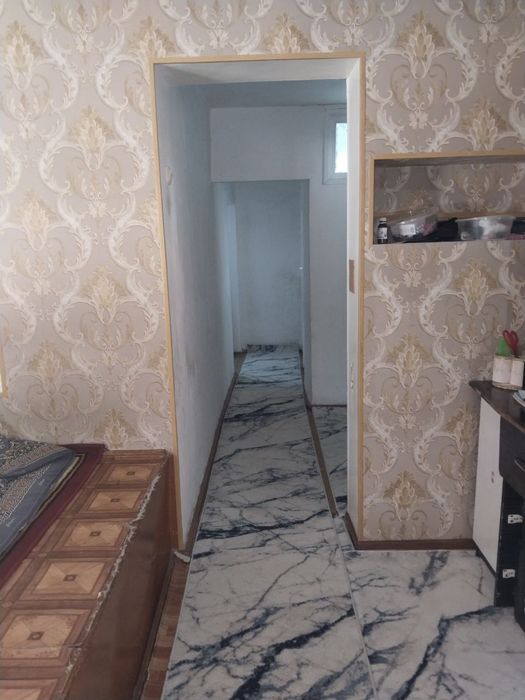 Uy dom 2 xonali baʼzi jixozlar qoladi