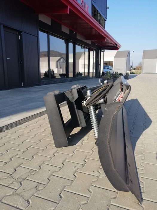 Lama de zapada pt.Bobcat,Gehl,Komatsu,Cat