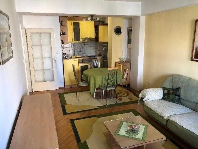 Дава се под наем Двустаен апартамент в Бургас, Лазур - 55 кв.м за 153 € - Снимка #3