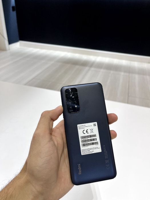 Redmi note 11 
Rangi qora 64/6 
Karobka xamma narsasi full
Xolati idea