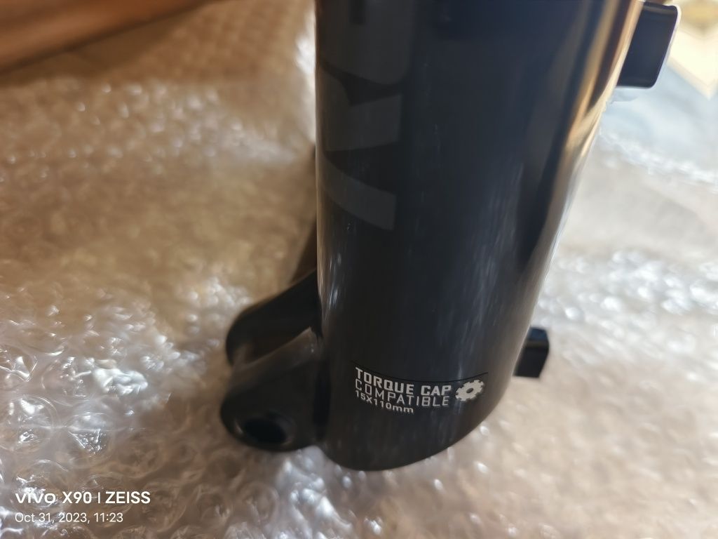 Вилка RockShox Revelation RC Debon Air 29'' 150mm 15x110mm Boost