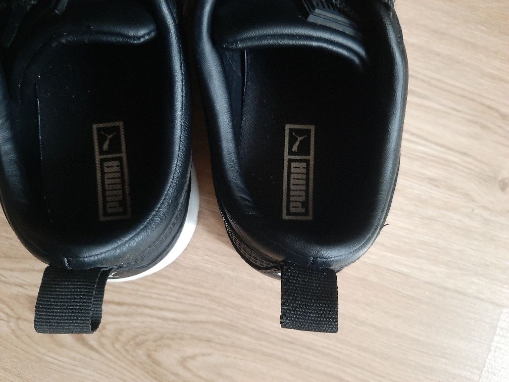 Оригинални обувки на Puma.