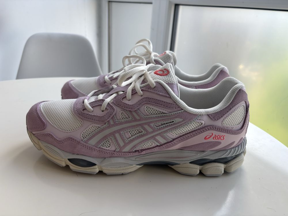 Asics Gel Nyc Cream/Rose Water 46.5 EU