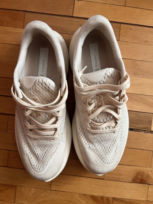 Adidași damă Hoka Rincon 4 – Bej.