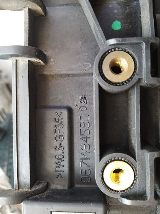 Galerie admisie cu capac culbutori 2.0 tdci ford kuga 1 9671434580