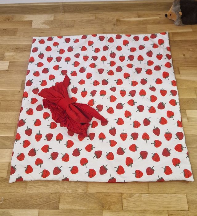 Порт бебе изписване с ягодки