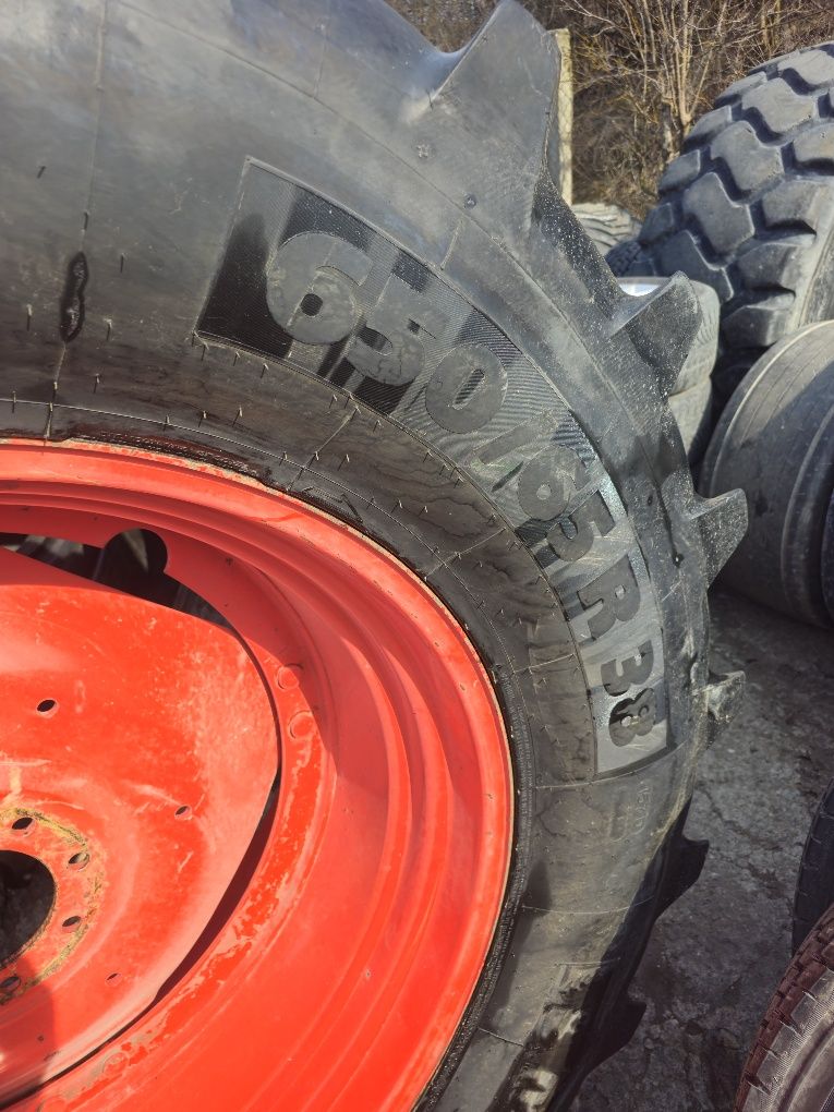 Anvelopa 650 65 R 38 michelin.