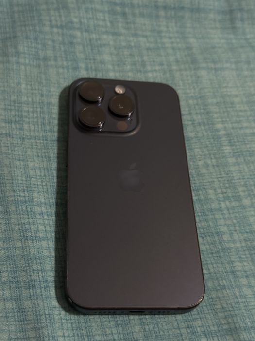 iPhone 15 pro 128 gb