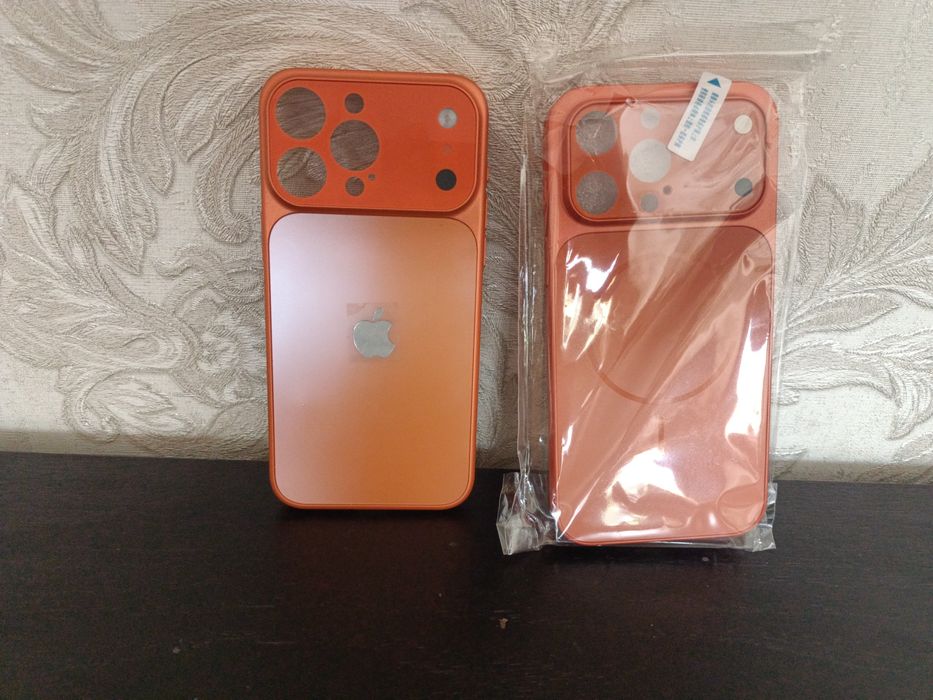 Чехлы для iPhone 15