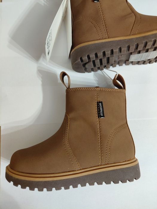 Ghete fetite H&M-  noi cu eticheta