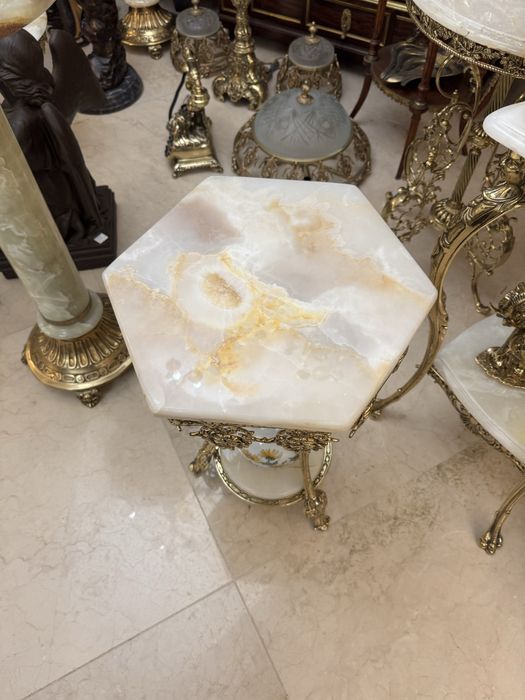 Masa din bronz cu blat din onix