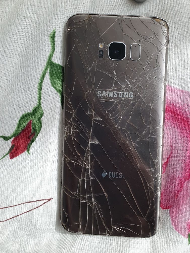Samsung s8+        .
