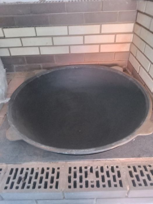 Продам казаны новые чугунные .