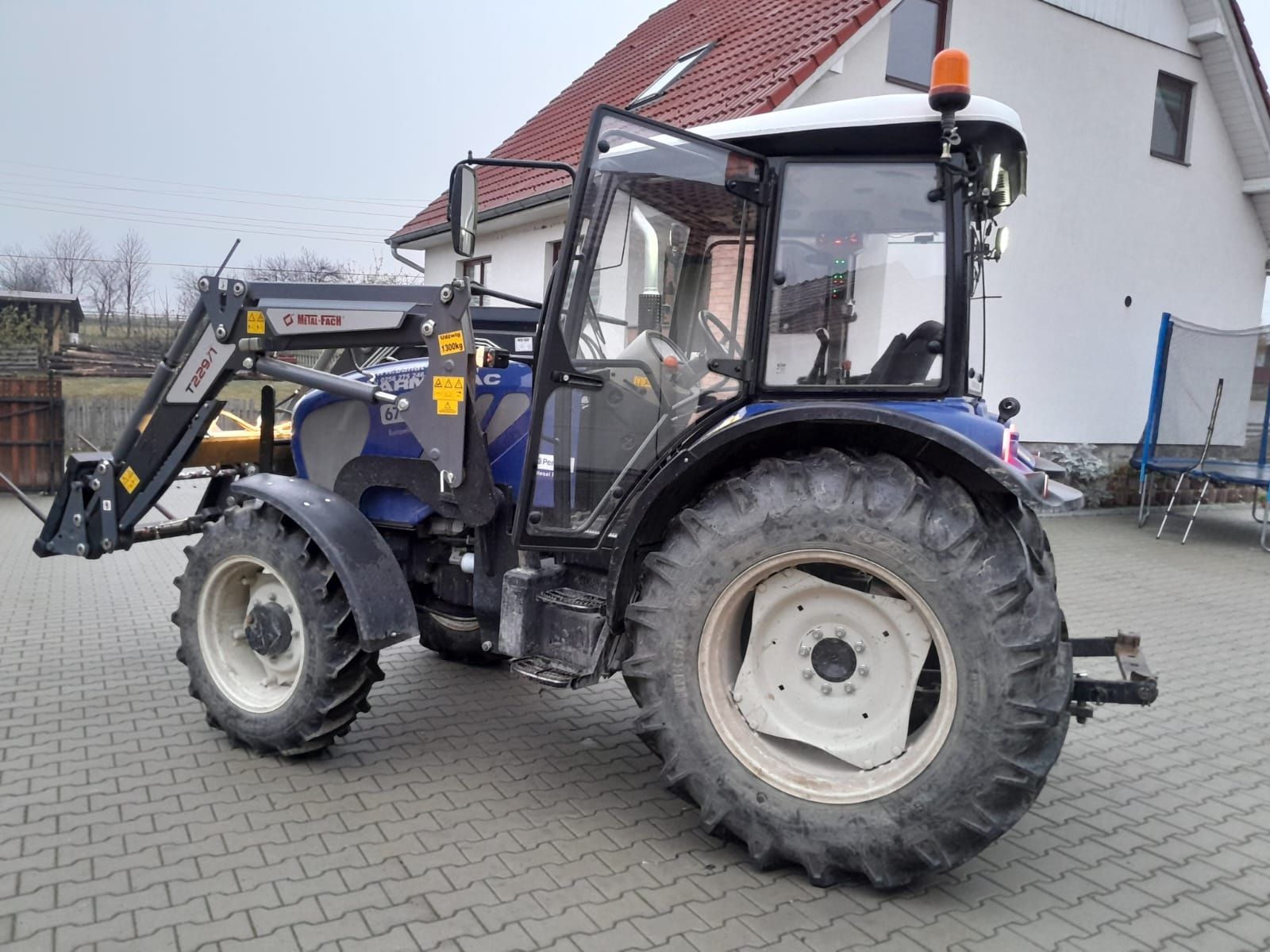 Vând tractor Farmtrac 675DT