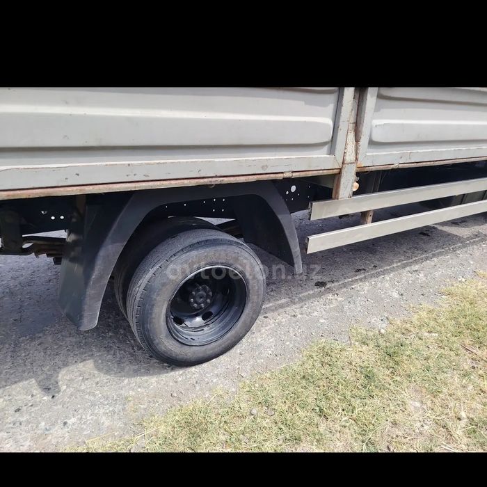 Mercedes Sotiladi (6 porshen, "gorniy" mexanizm, keng va baland bort)