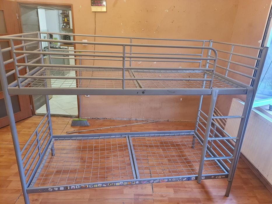 Vând Pat metalică supraetajat IKEA