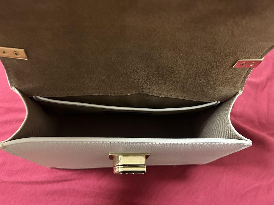 Furla бяла чанта