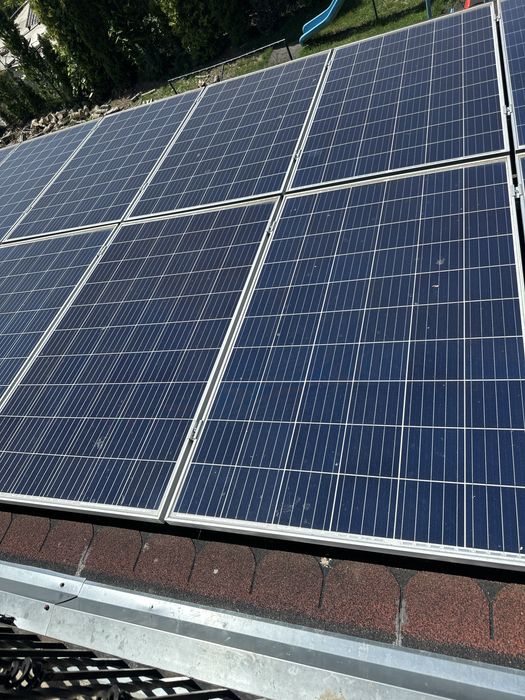 Acumulator victron energy si panou fotovoltaic axitec