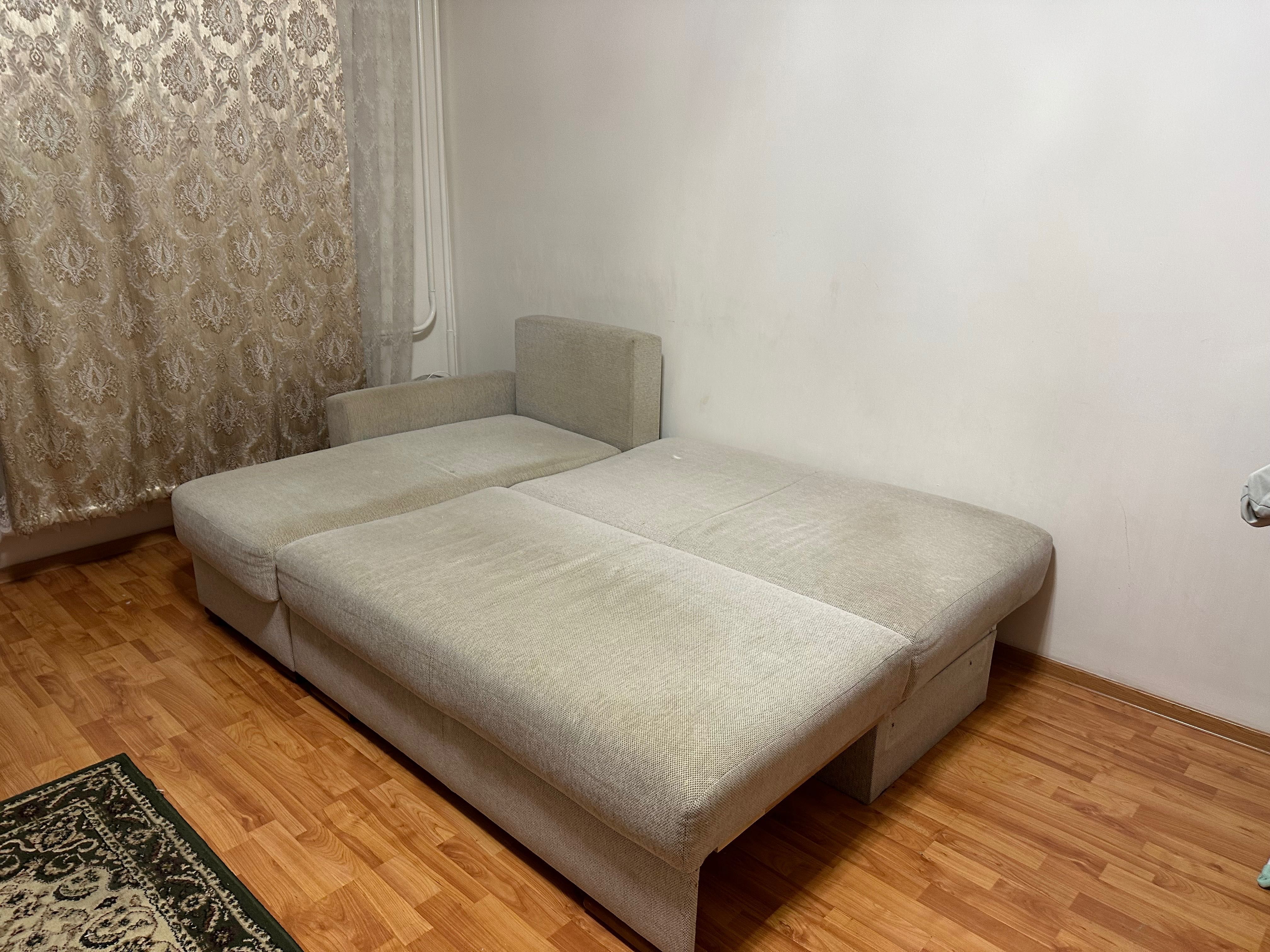Продам диван и столик