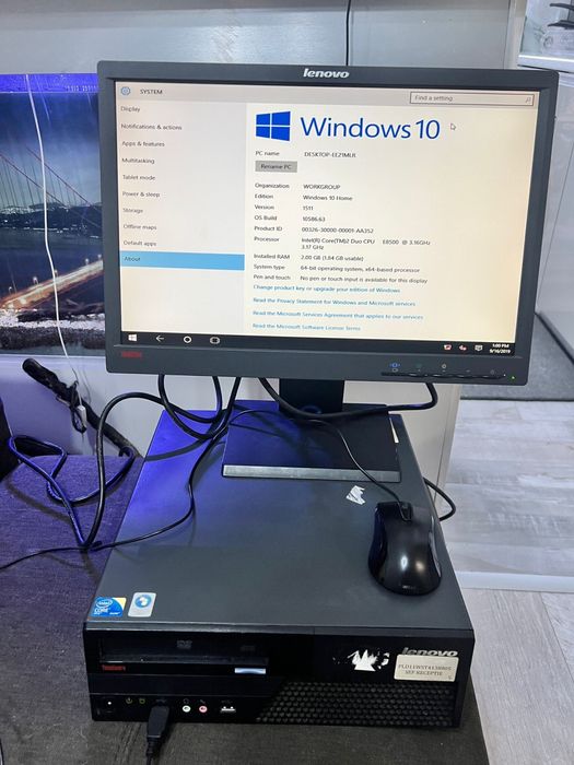 Monitor lenovo cu toate cablurile