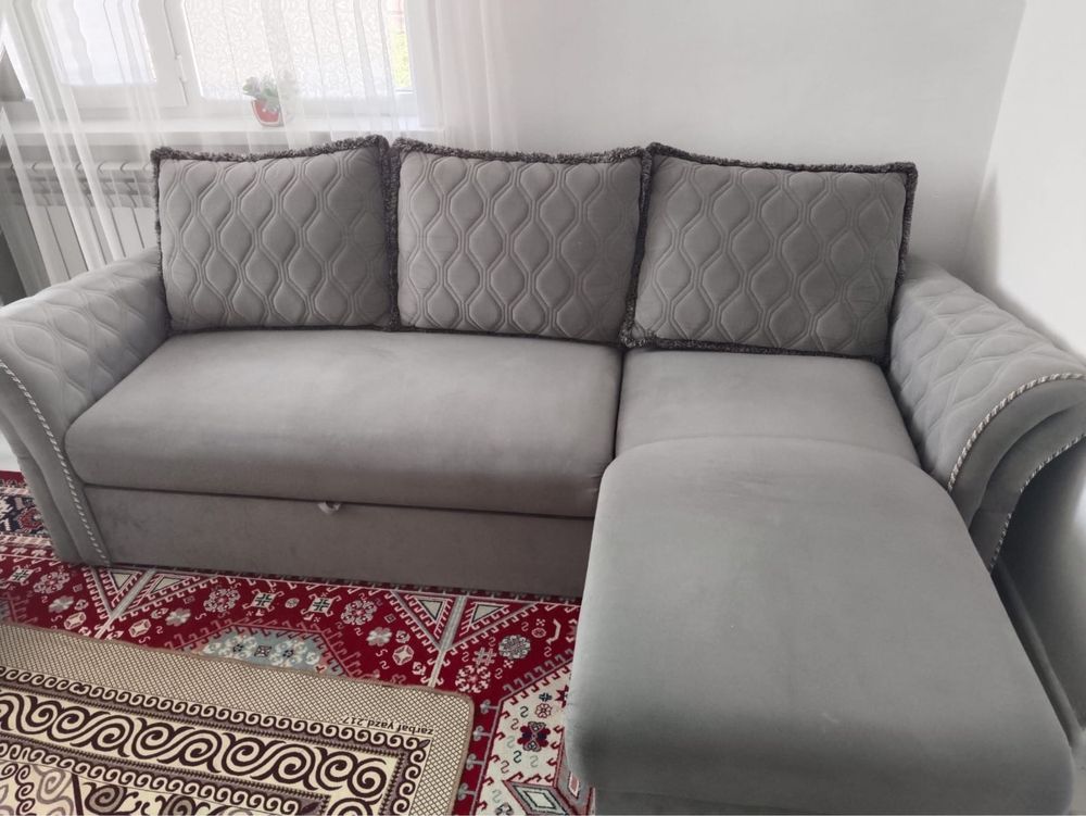 Продается диван угловой