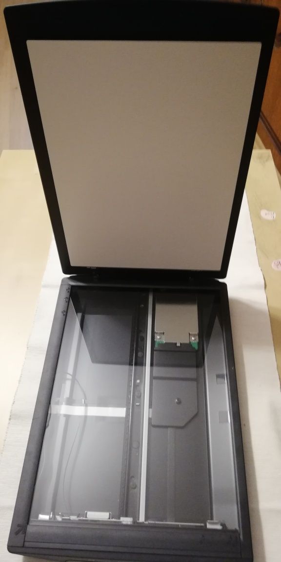 Scanner Canon Lide 220, dimensiune A4,