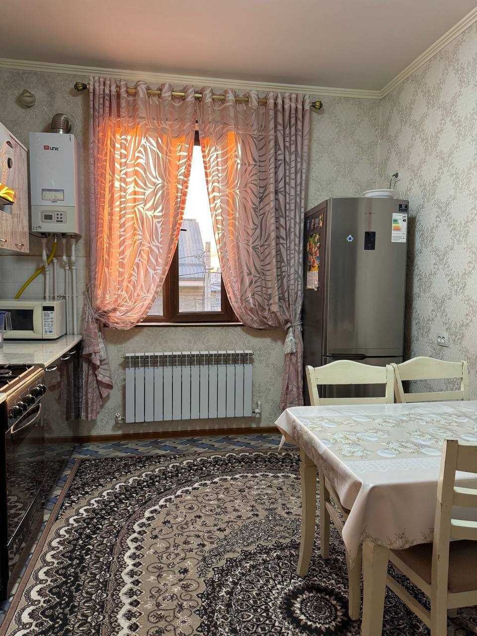 СРОЧНО !! Продается квартира в Яшнабаде 2/3/3 ( 70 кв/м ) Артел дом