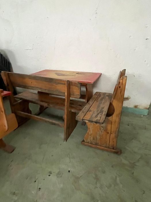 Комплект -маса с 2 бр. пейки