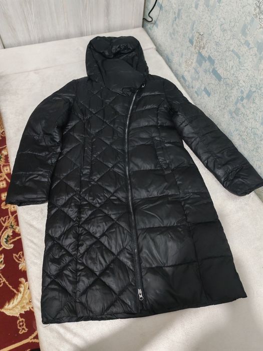 Аëллар курткаси сотилади.