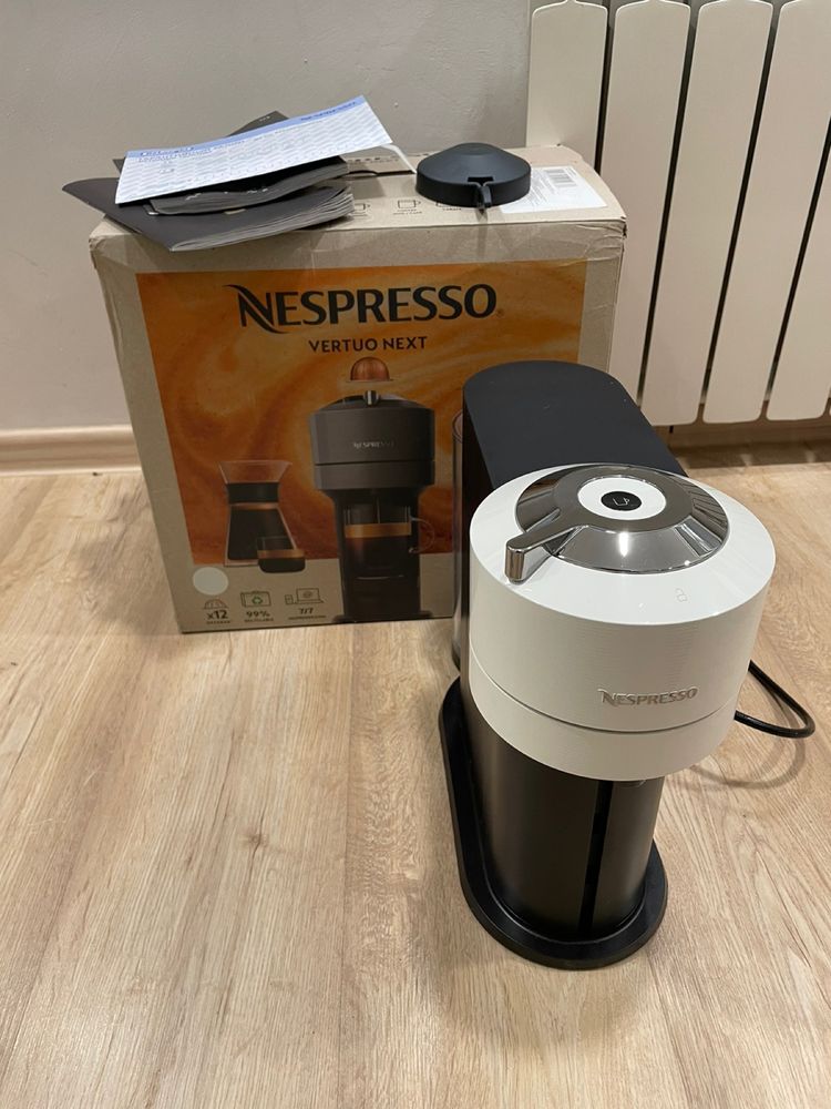 Капсульная кофемашина DeLonghi