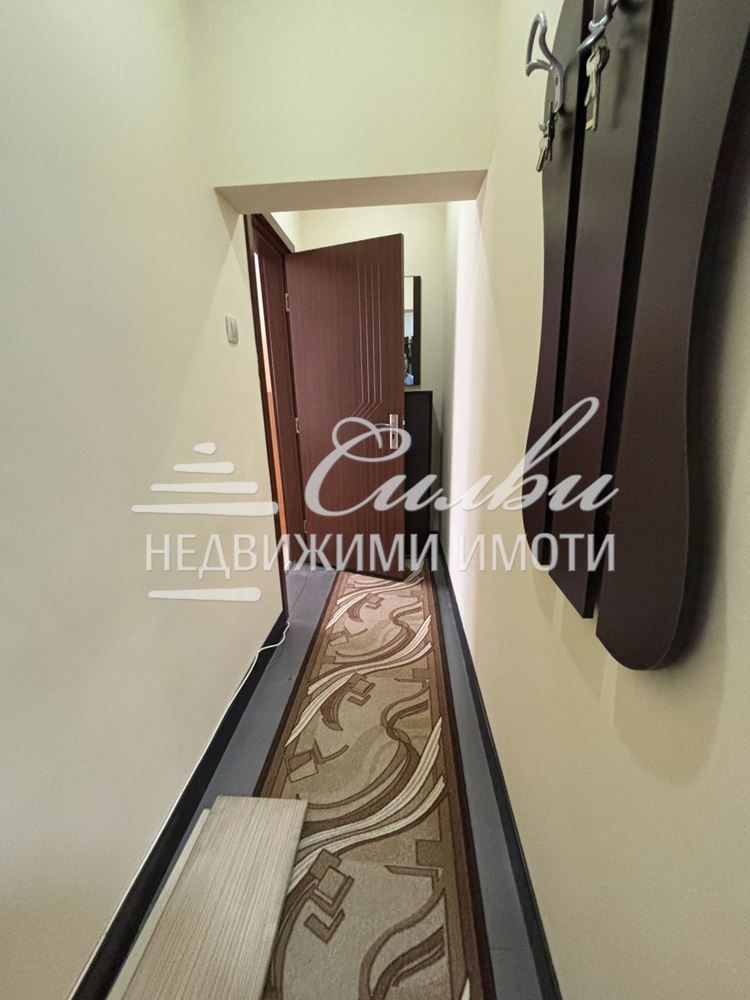 Дава се под наем Тристаен апартамент в Шумен, Център - 80 кв.м за 408 € - Снимка #11