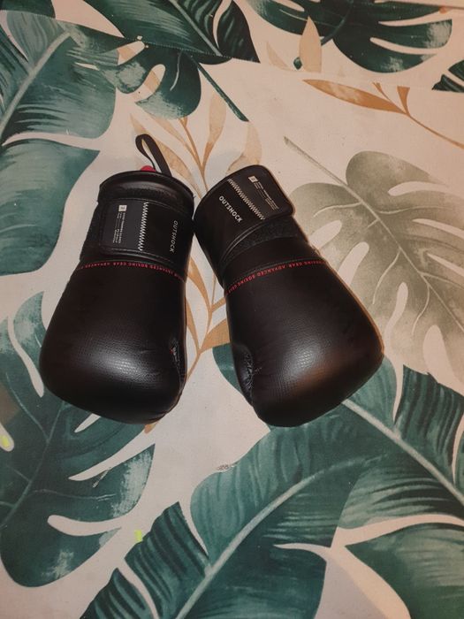 Mănuși de  box folosite negociabil