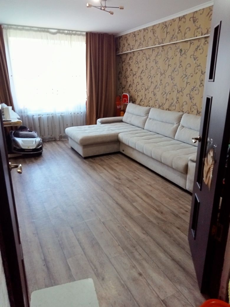 Продам квартиру 3комн. 3 мкр.10в