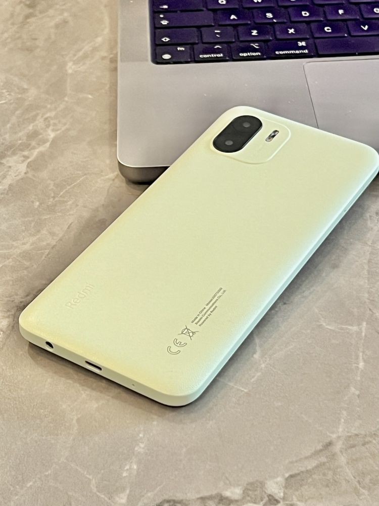 Xiaomi redmi A1 перфектен с подарък кейс