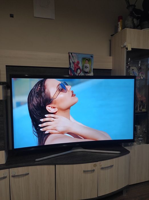 Смарт Телевизор SAMSUNG CURVED 55 инча Ultra HD 4K