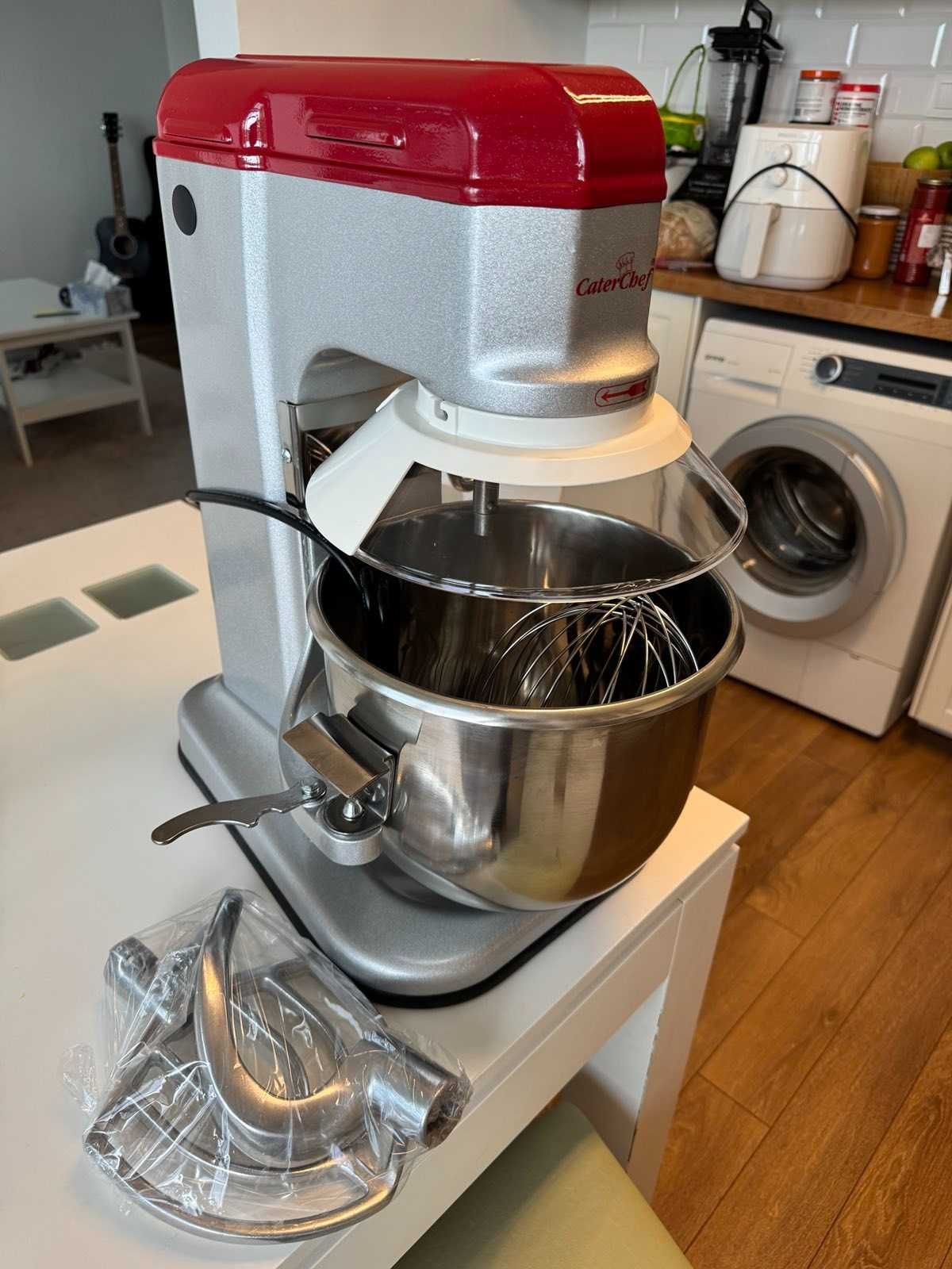 Професионален МИКСЕР "CaterChef planetary mixer with 5 speeds."
