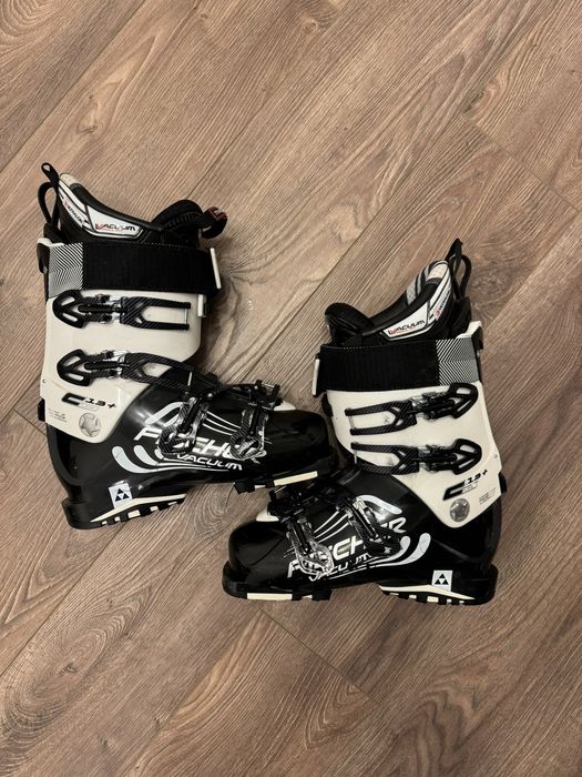 Clapari ski schi barbati 26,5 ( 41 42 ) Fischer Vacum 13+ flex 130