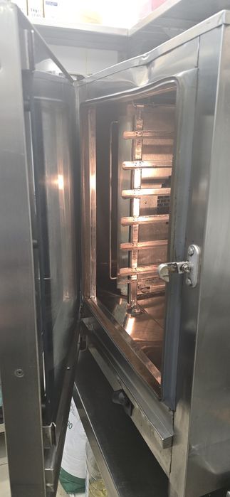 Продавам професионален конвектомат РАЦИОНАЛ