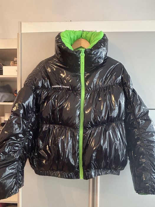 Яке с ефект латекс и пьлнеж гьши пух,почти ново