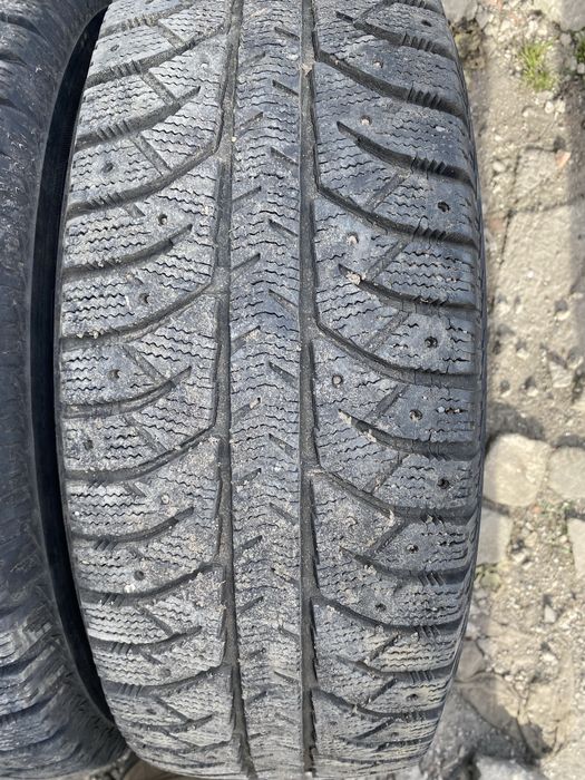 На 16. 215/65 4 шт нексон и 4 шт Бриджик в нал